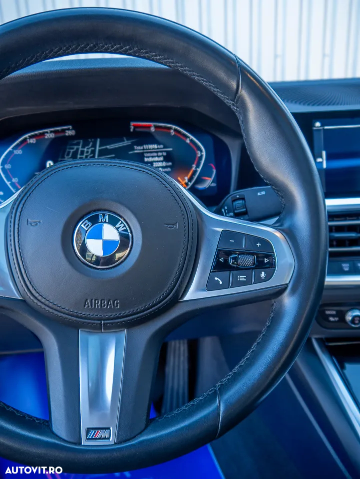 BMW Seria 3 330i AT - 21