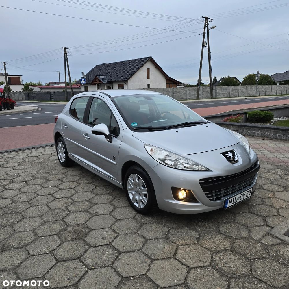Peugeot 207 2011 photo 4