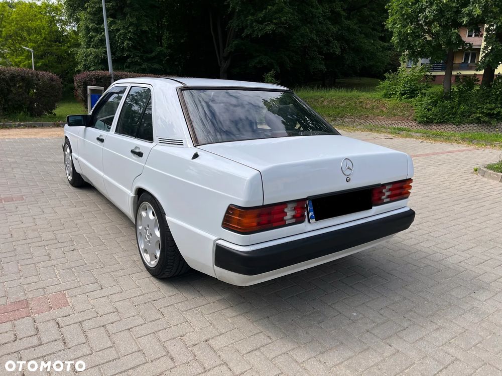 Mercedes-Benz W201 (190) - 3