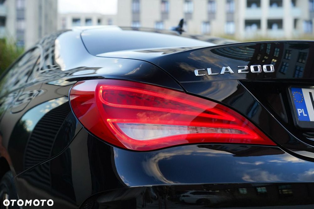 Mercedes-Benz CLA 200 7G-DCT AMG Line - 37