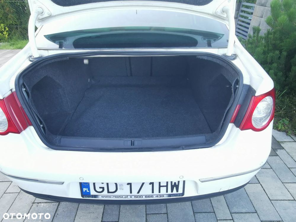 Volkswagen Passat - 24