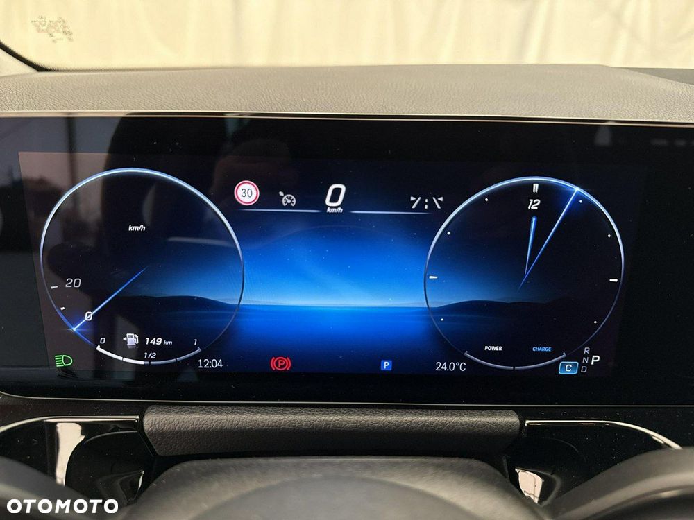 Mercedes-Benz GLA - 16