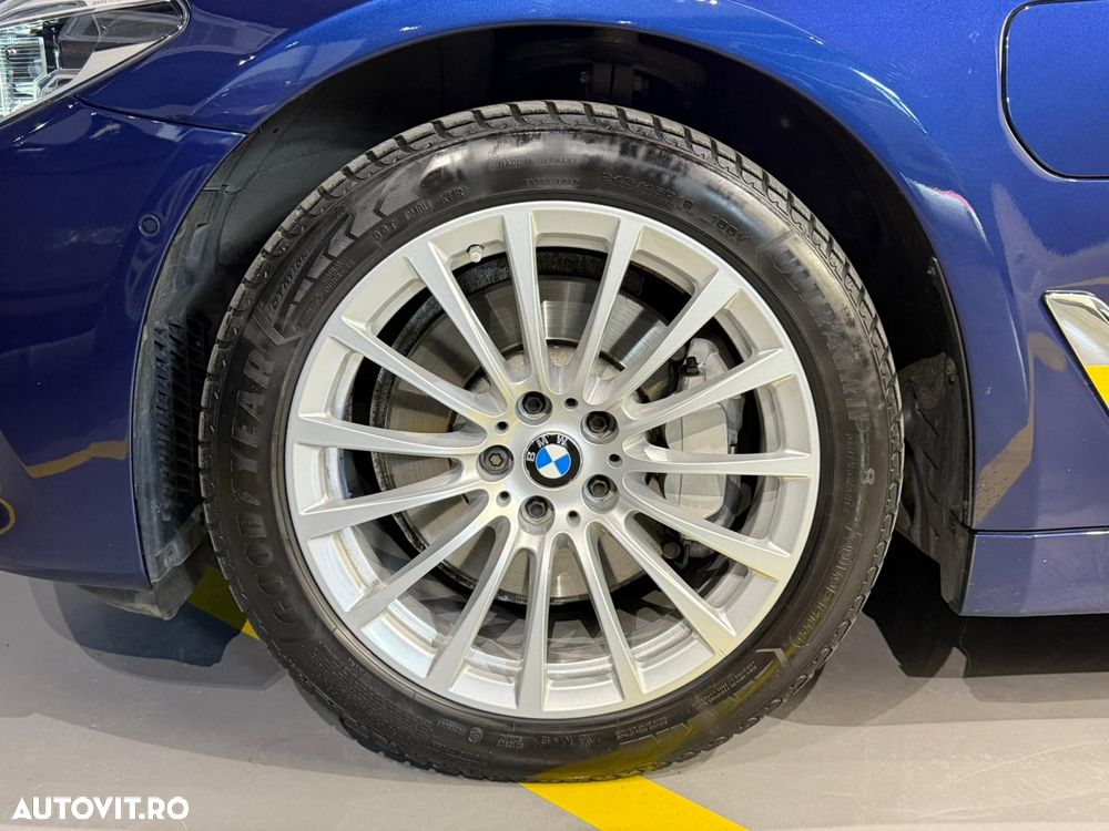 BMW Seria 5 530e Aut. Luxury Line - 13