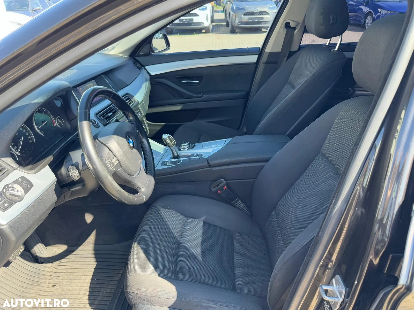 BMW Seria 5 520d xDrive AT - 14