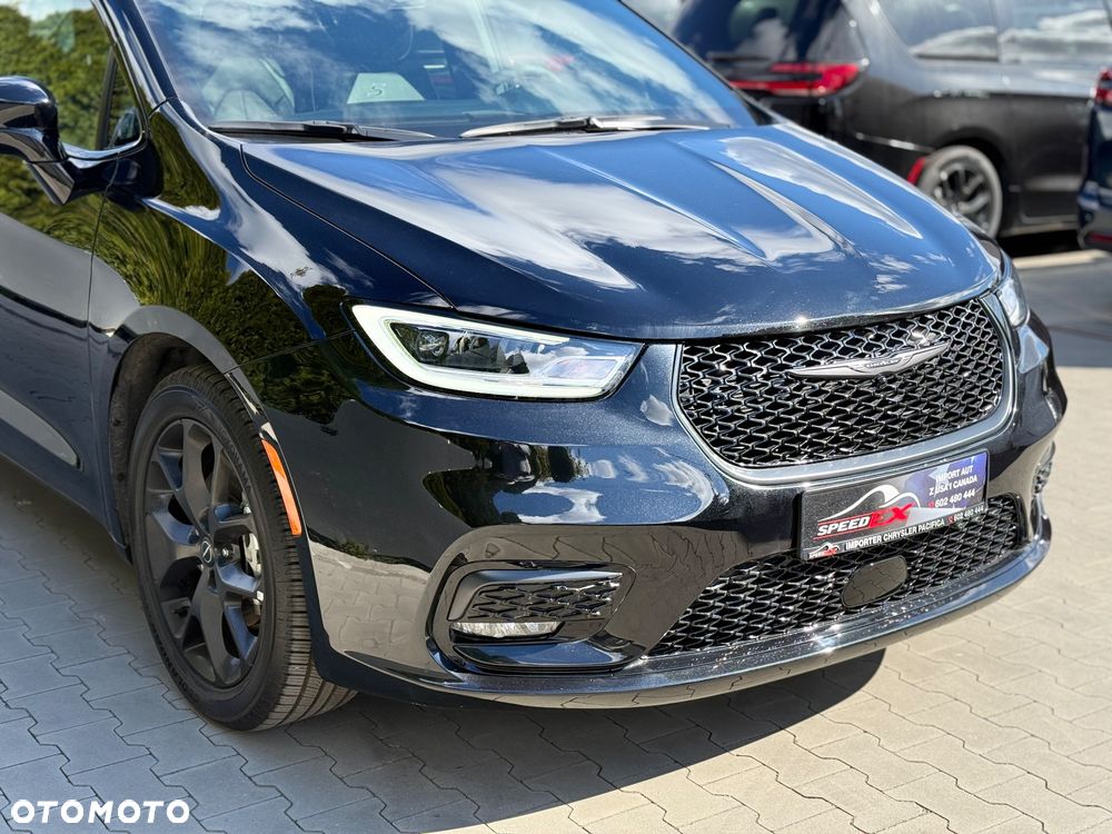 Chrysler Pacifica - 4