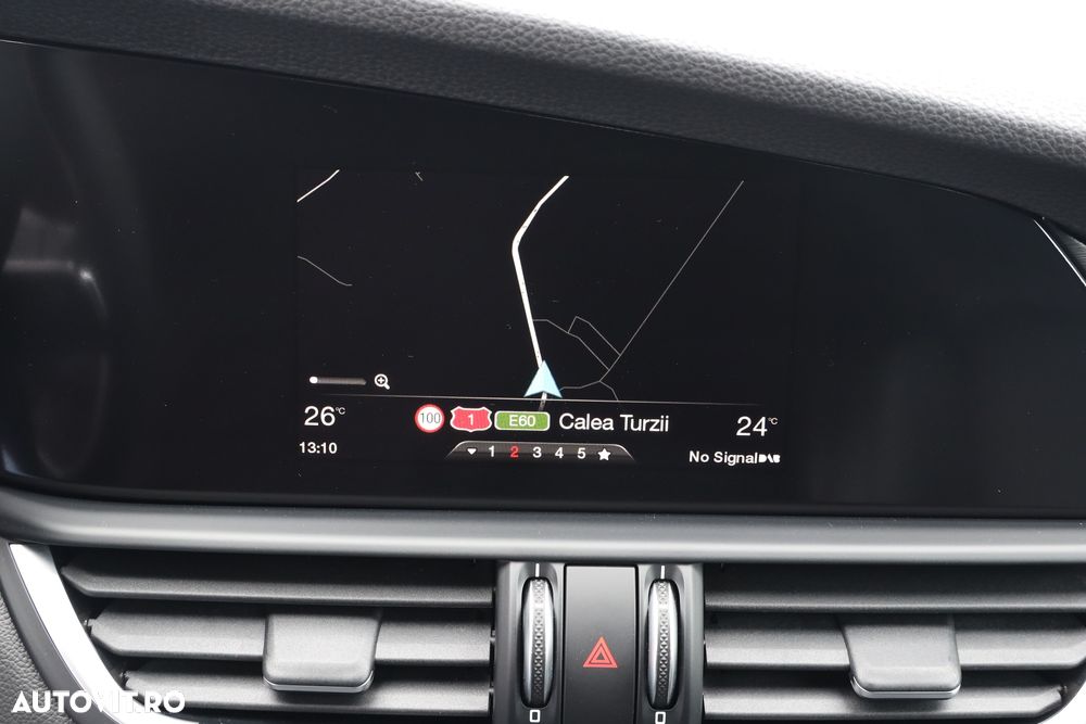 Alfa Romeo Giulia 2.2 - 18