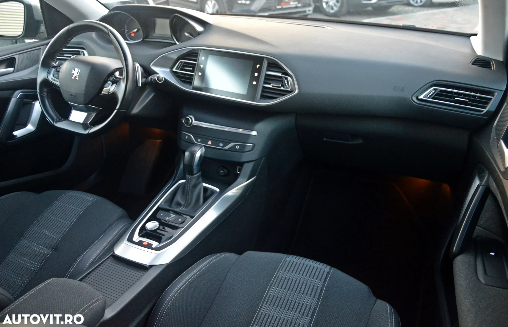 Peugeot 308 SW BlueHDi 130 EAT6 Stop & Start Allure - 24