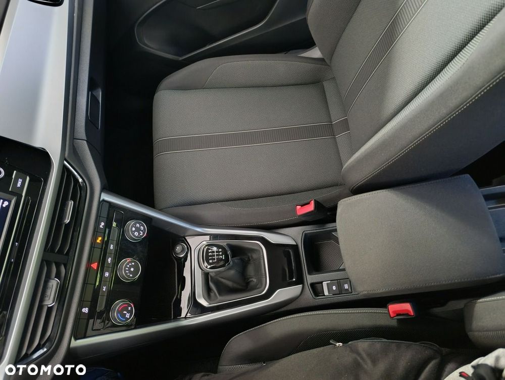 Volkswagen T-Roc - 25