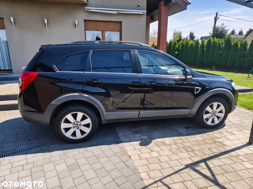 Chevrolet Captiva 2.0 d LT medium - 4