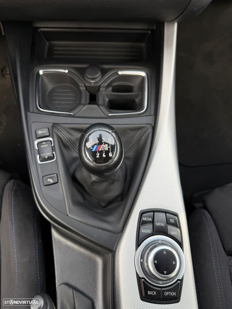 BMW 116 d Pack M - 12