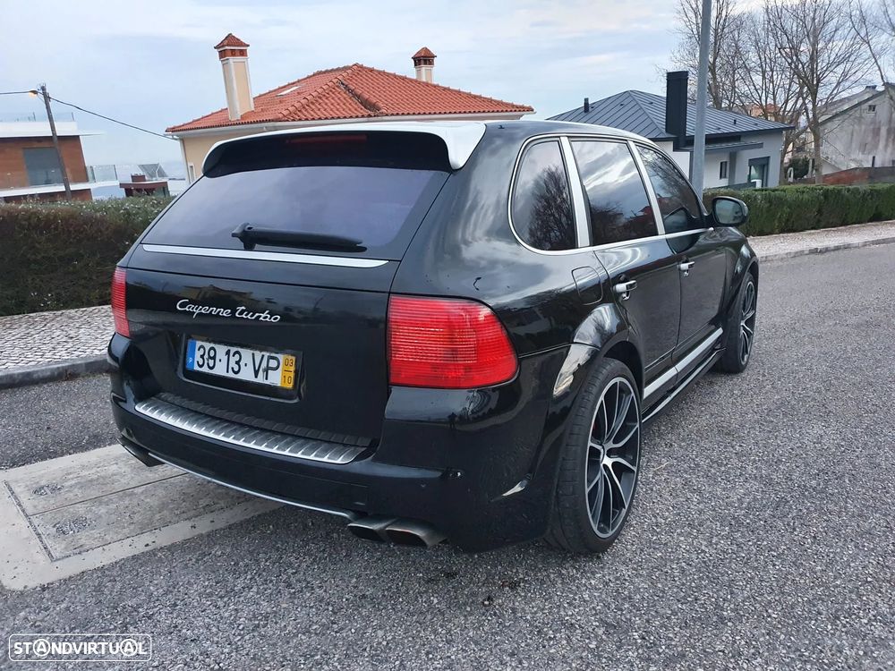 Porsche Cayenne Turbo - 10
