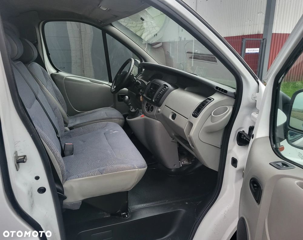 Renault Trafic Passenger - 10