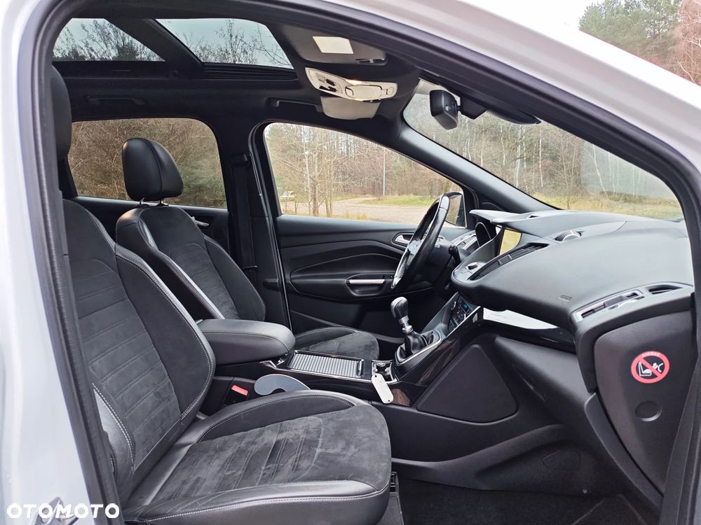 Ford Kuga 1.5 EcoBoost 2x4 ST-Line - 28