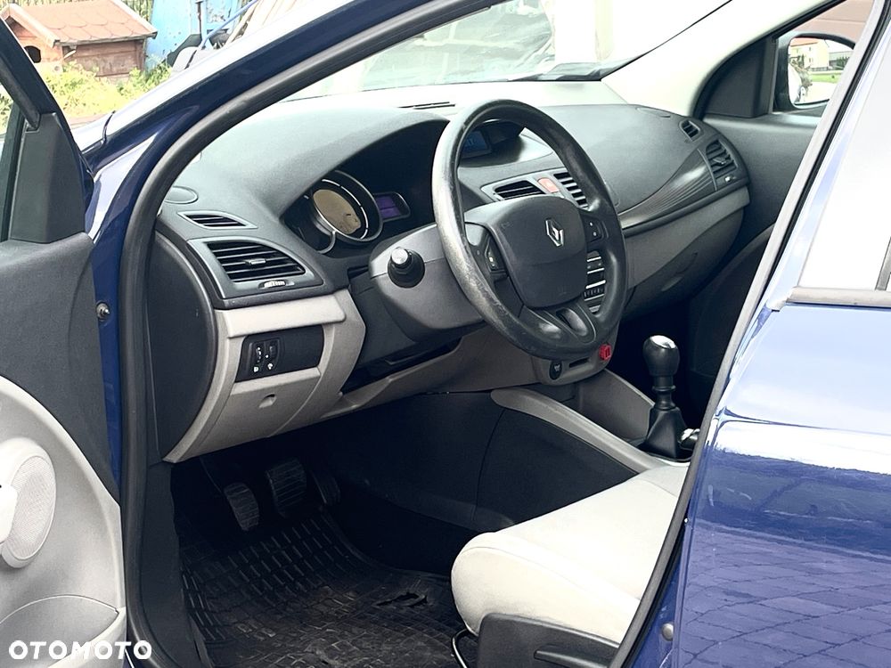 Renault Megane 1.5 dCi Emotion - 12