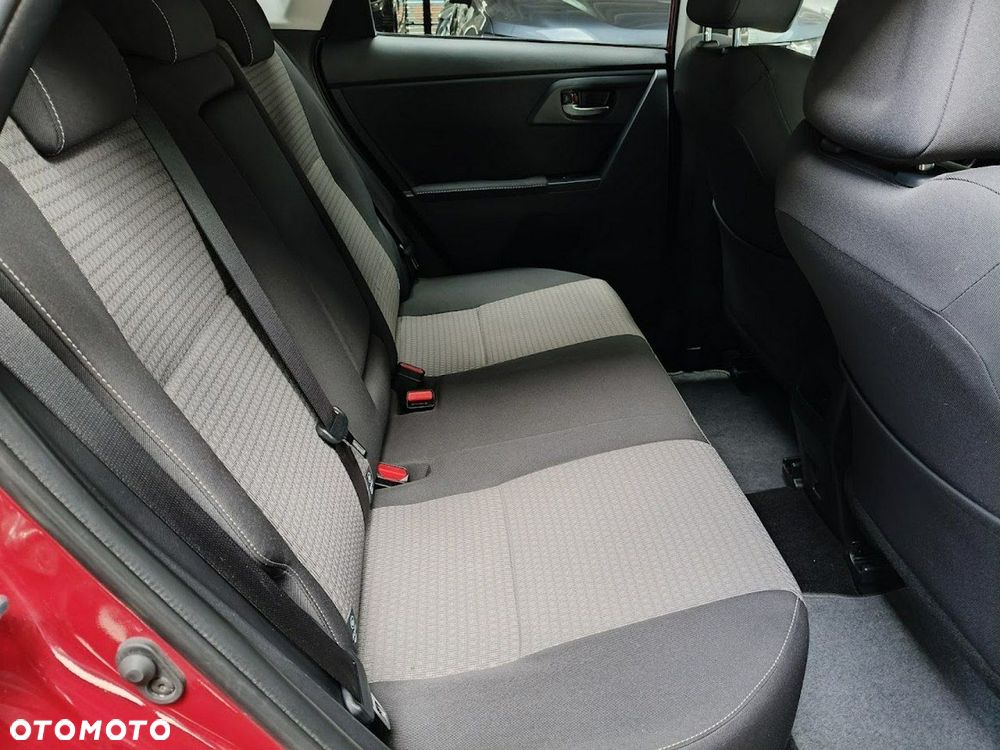 Toyota Auris 1.2 Turbo Team Deutschland - 13