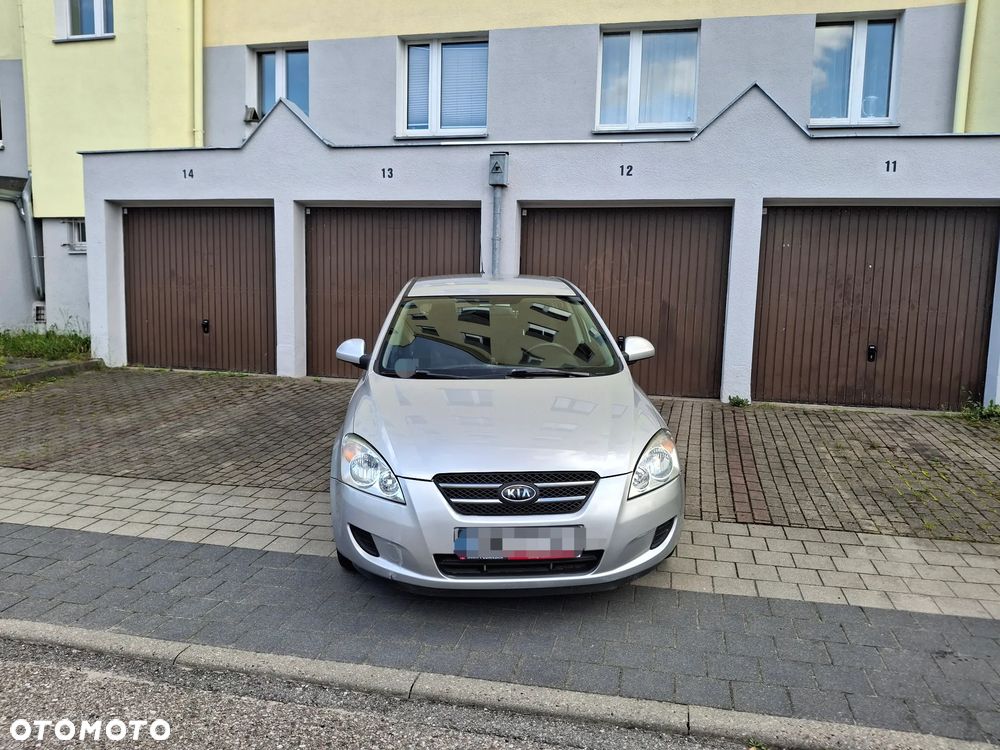 Kia Ceed 1.6 Crdi Comfort - 1