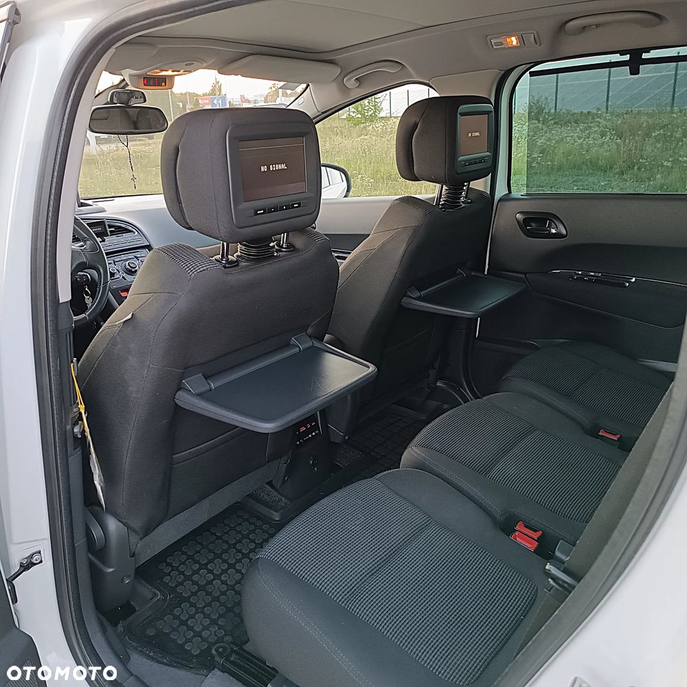 Peugeot 5008 2.0 HDi Premium + - 7