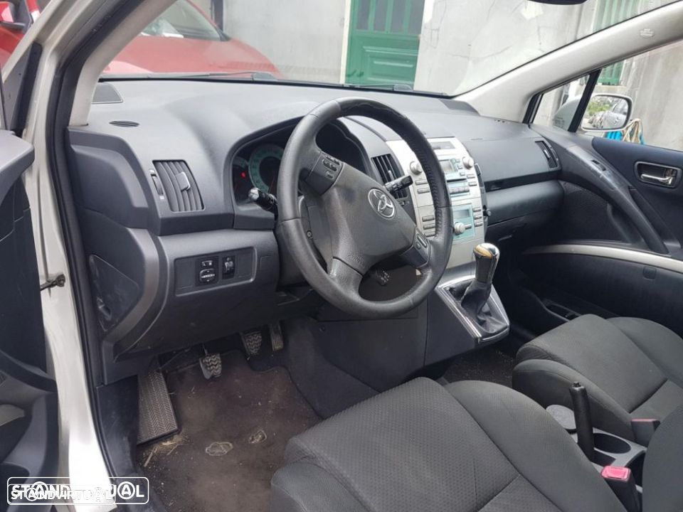 Toyota Corolla Verso D-Cat para peças - 3