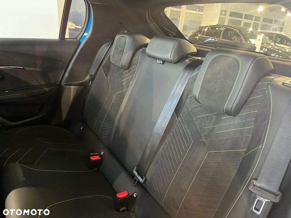 Peugeot 208 - 15