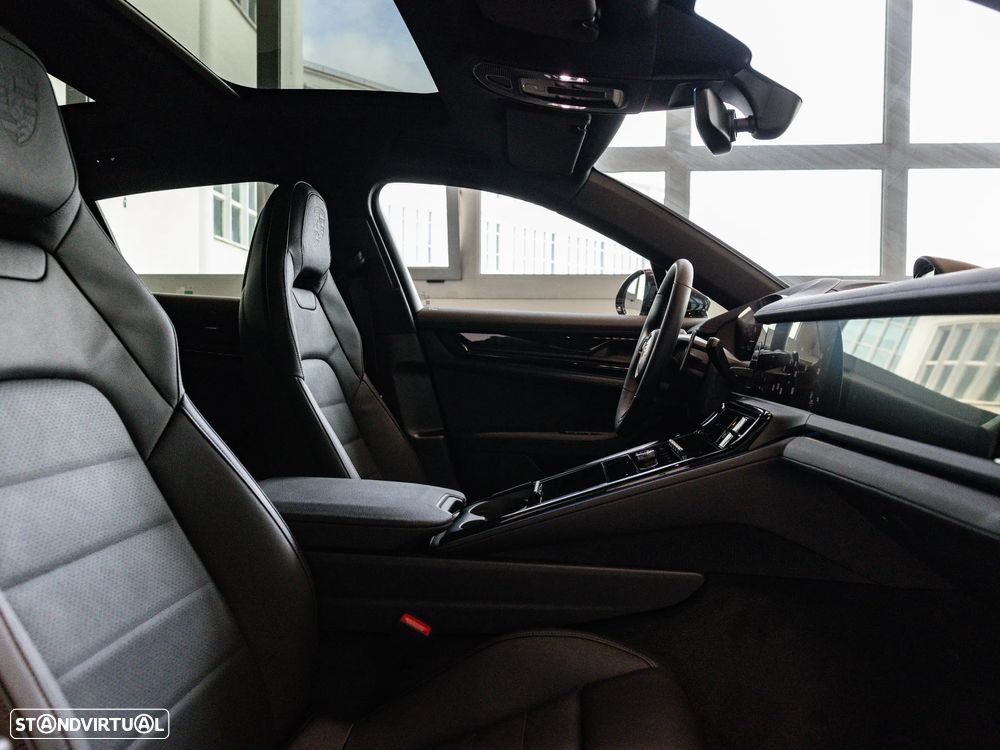 Porsche Panamera - 40
