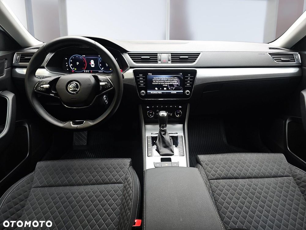 Skoda Superb 2.0 TDI SCR Ambition DSG - 8