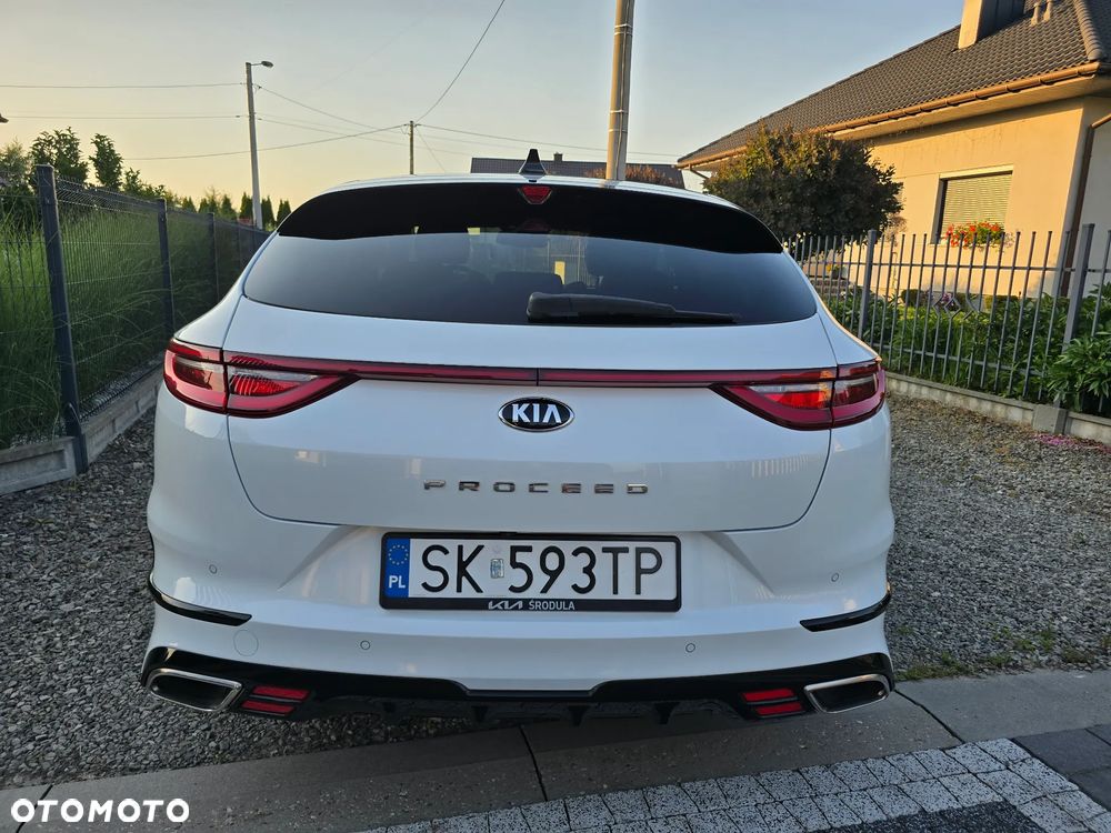 Kia ProCeed - 12