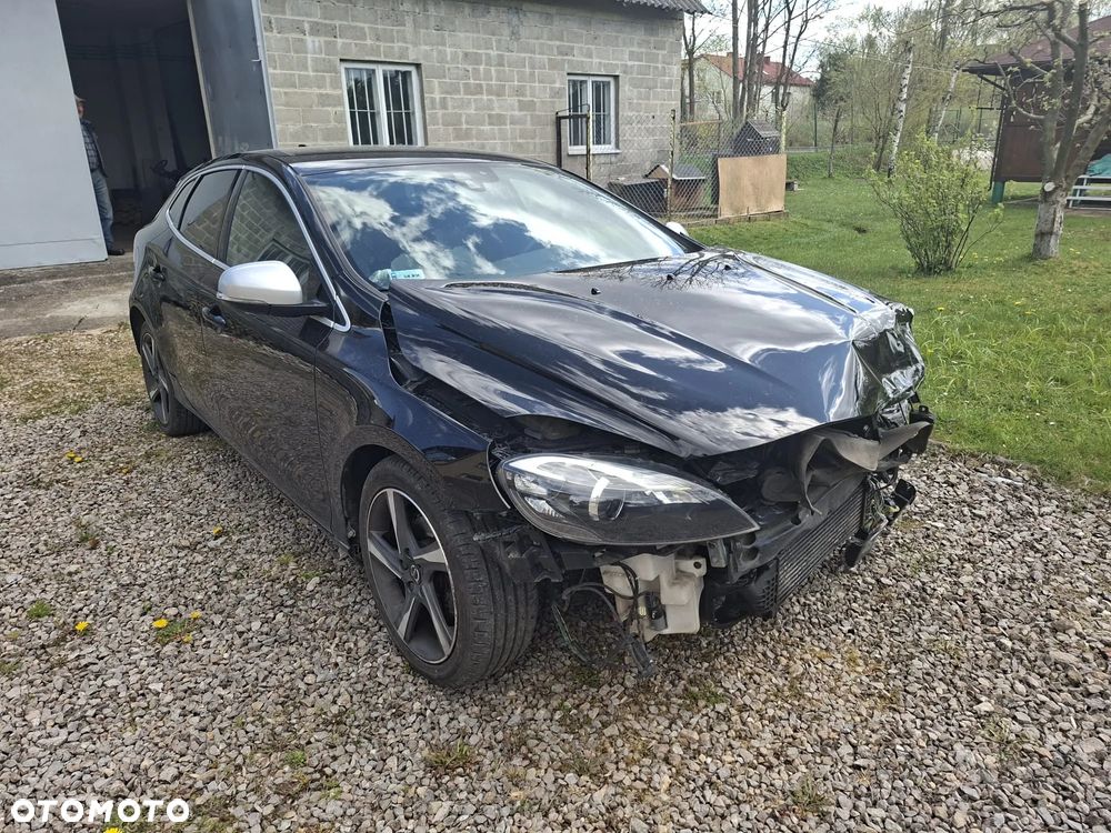 Volvo V40 D2 R-Design - 6