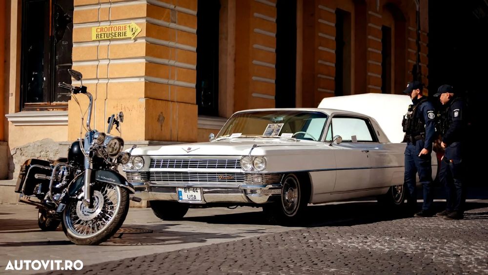 Cadillac Deville - 12