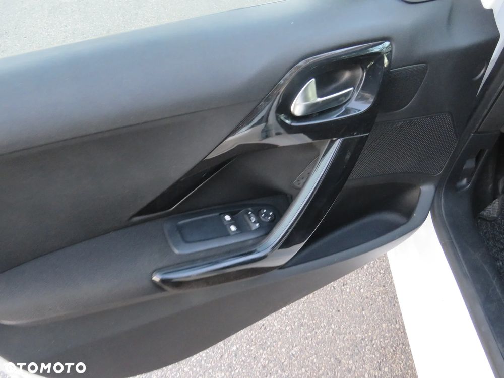 Peugeot 208 1.6 BlueHDi Active - 11