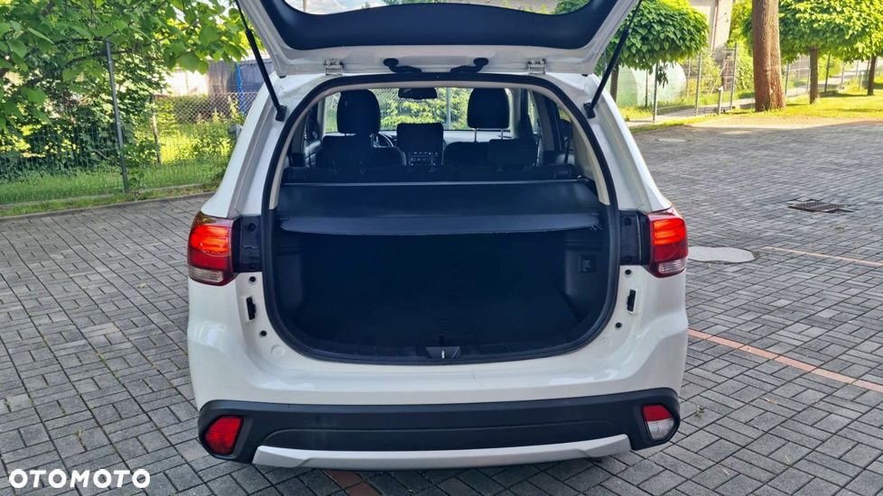 Mitsubishi Outlander 2.0 2WD Diamant Edition - 19