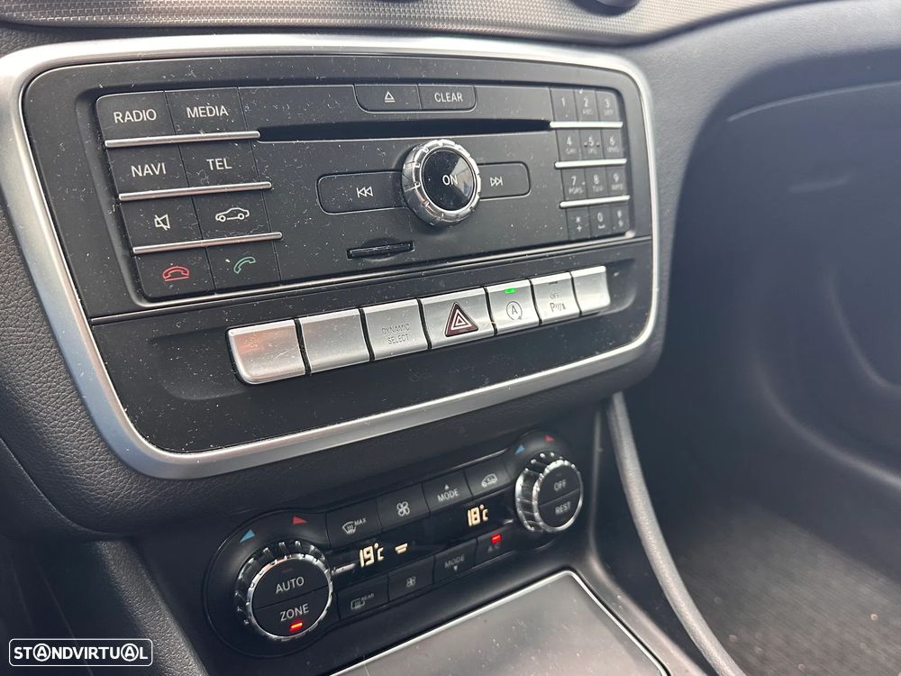 Mercedes-Benz CLA 180 d Urban Aut. — fotografia 10