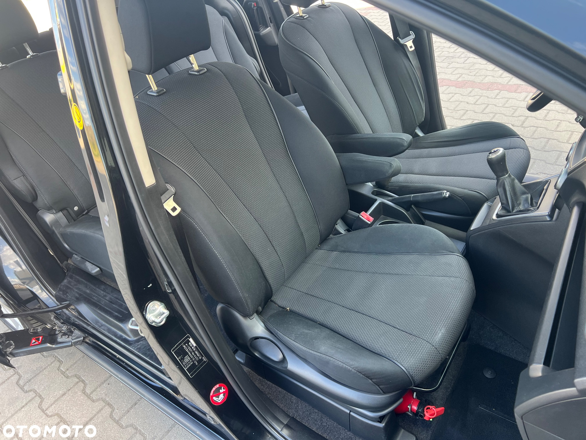 Mazda 5 1.8 Exclusive + - 24