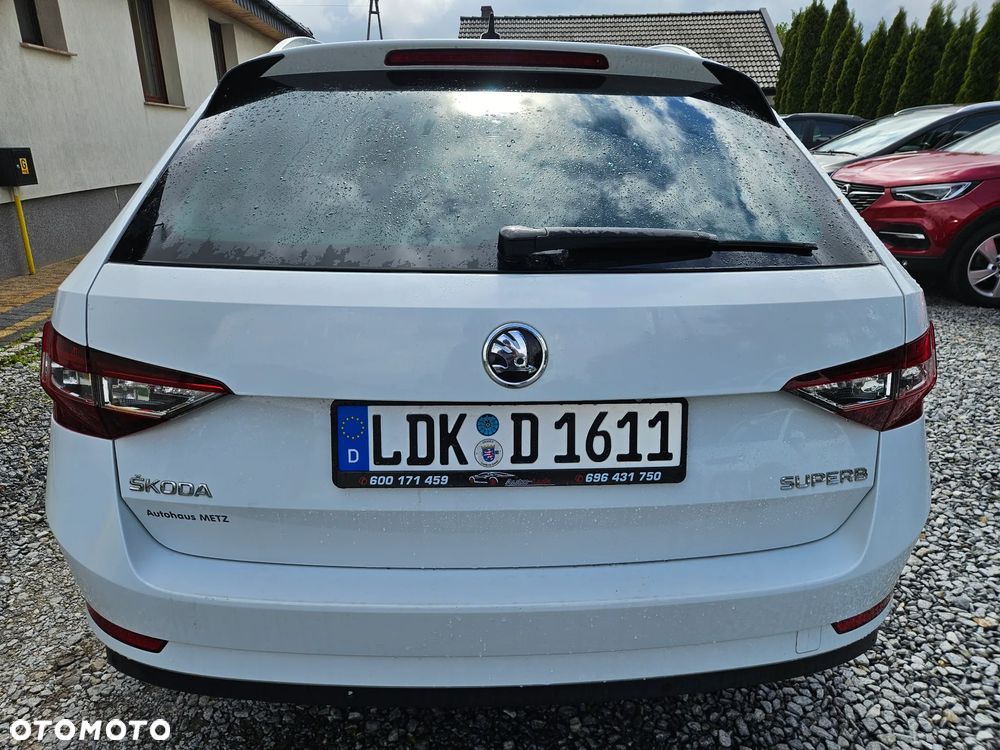Skoda Superb 2.0 TDI DSG Premium Edition - 17