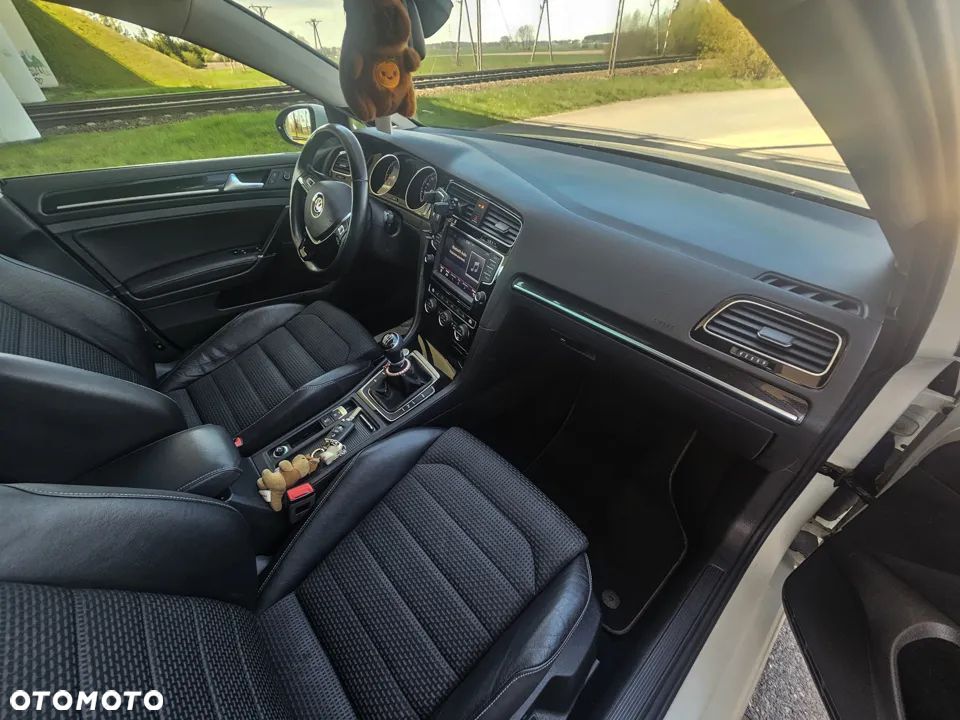 Volkswagen Golf 2.0 TDI Sound - 20