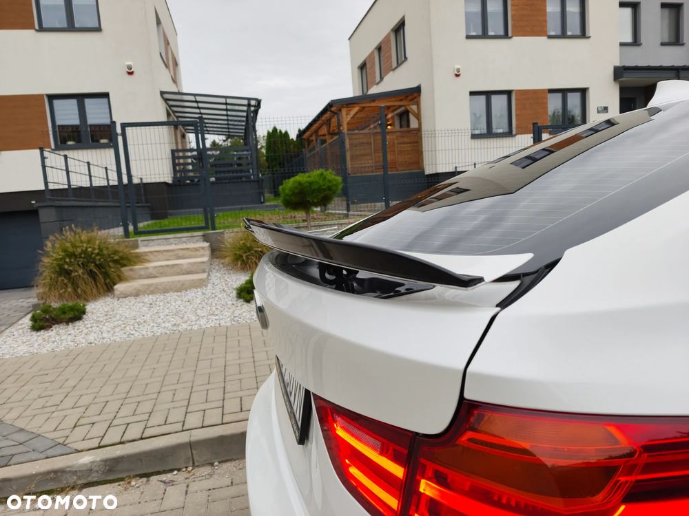 BMW 3GT 318d Sport Line - 16
