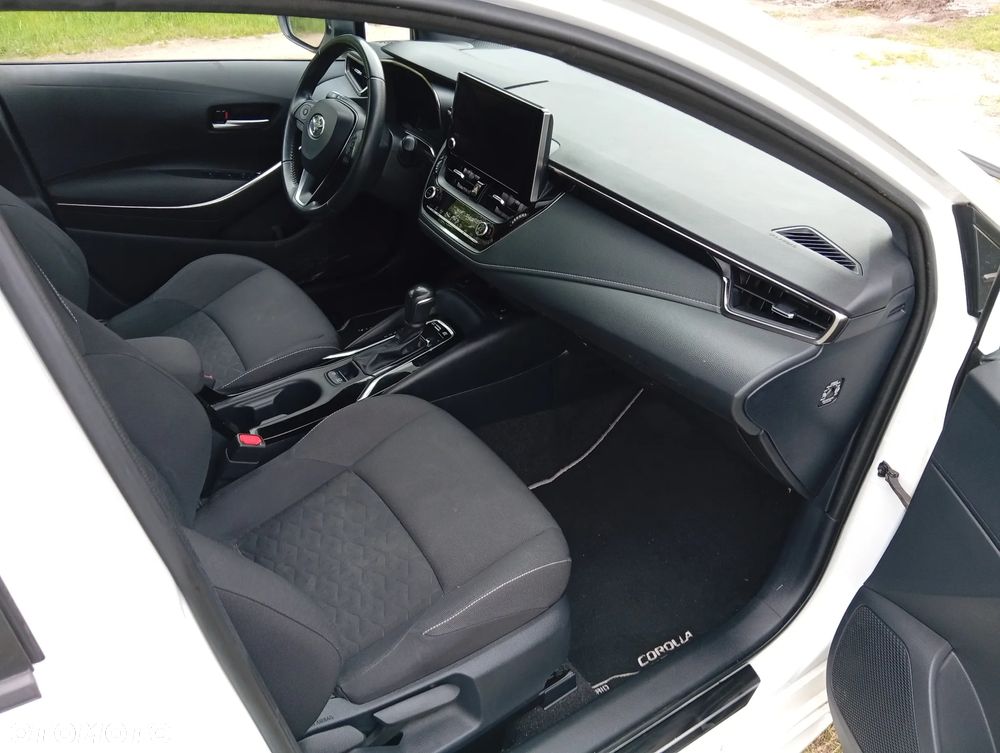 Toyota Corolla 1.8 Business Edition - 16
