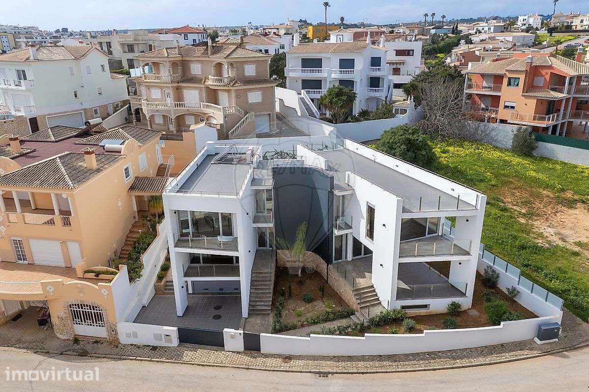 Moradia T4 para venda