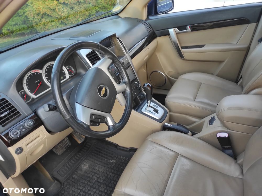 Chevrolet Captiva - 12