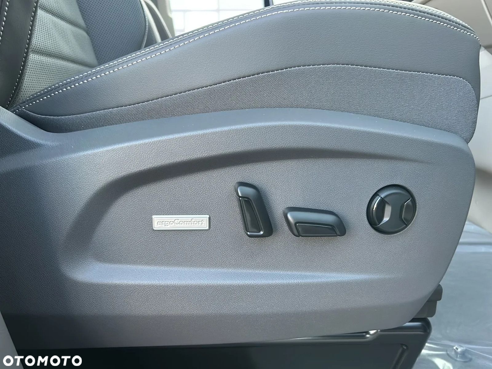 Volkswagen Multivan 2.0 TSI L1 Style DSG - 24