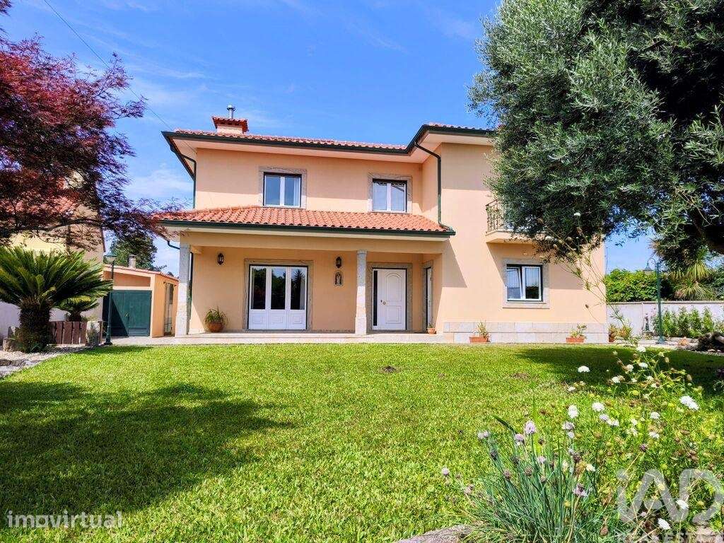 Moradia isolada T5 em São Pedro d'Arcos de 259 m2 - Grande imagem: 2/40