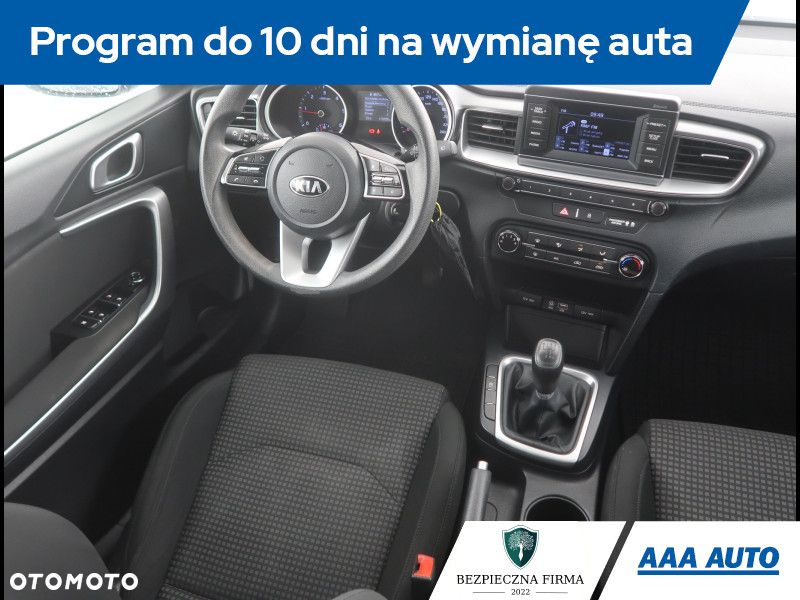 Kia Ceed - 8