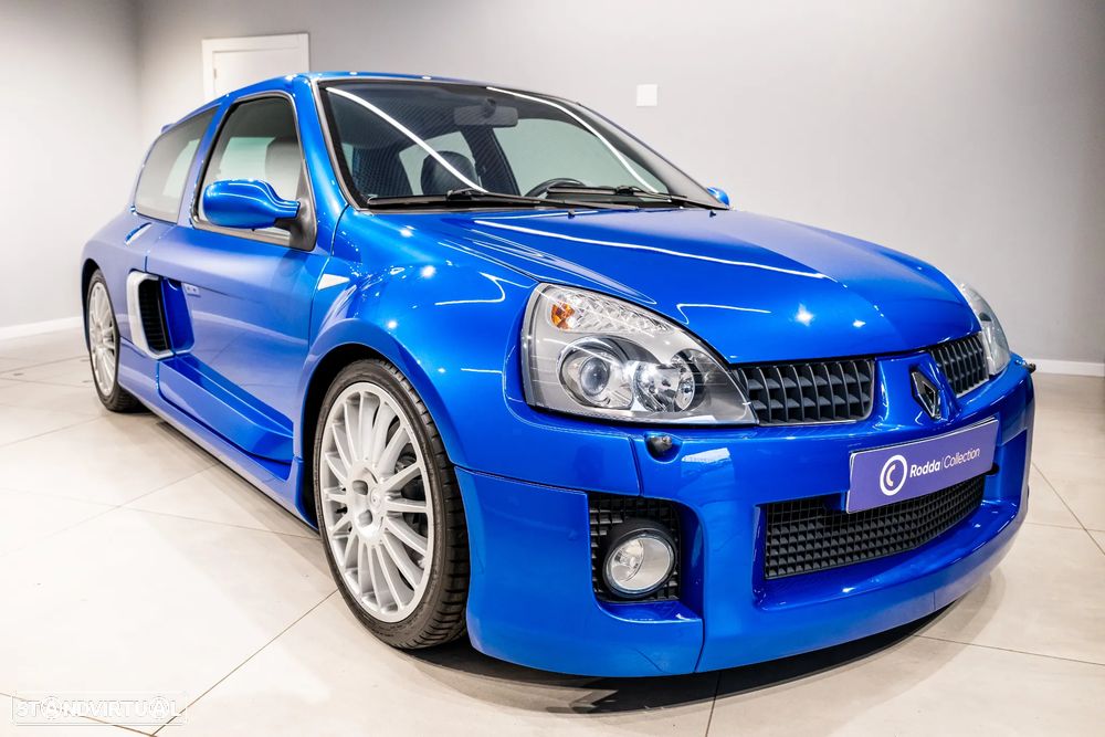 Renault Clio 3.0 V6 Sport - 3