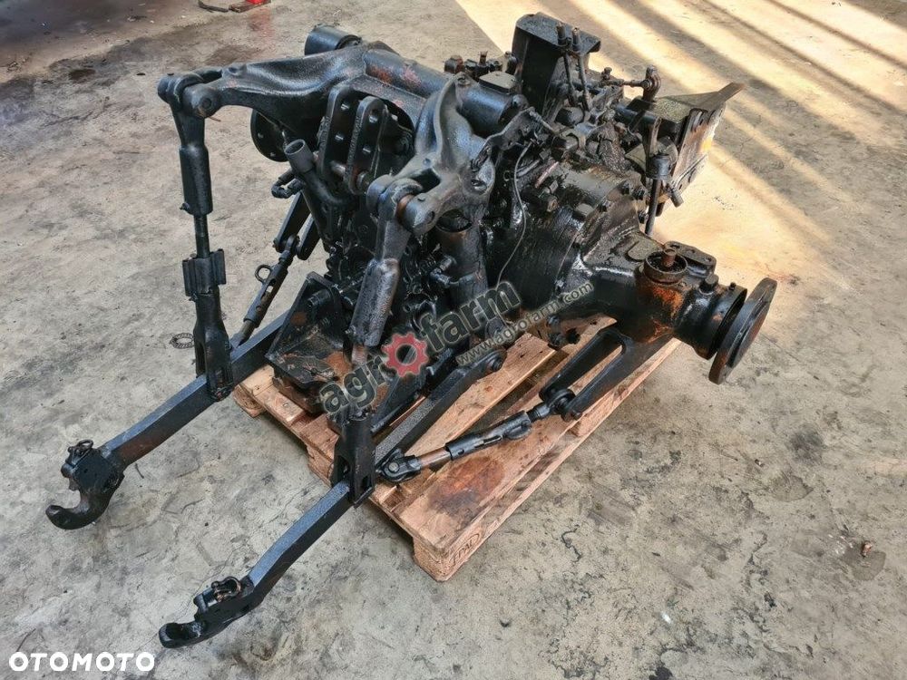 Skrzynia biegów, most tylny John Deere 5080M - 3