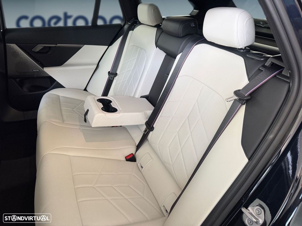 BMW 520 d Pack Desportivo M Pro — fotografia 13