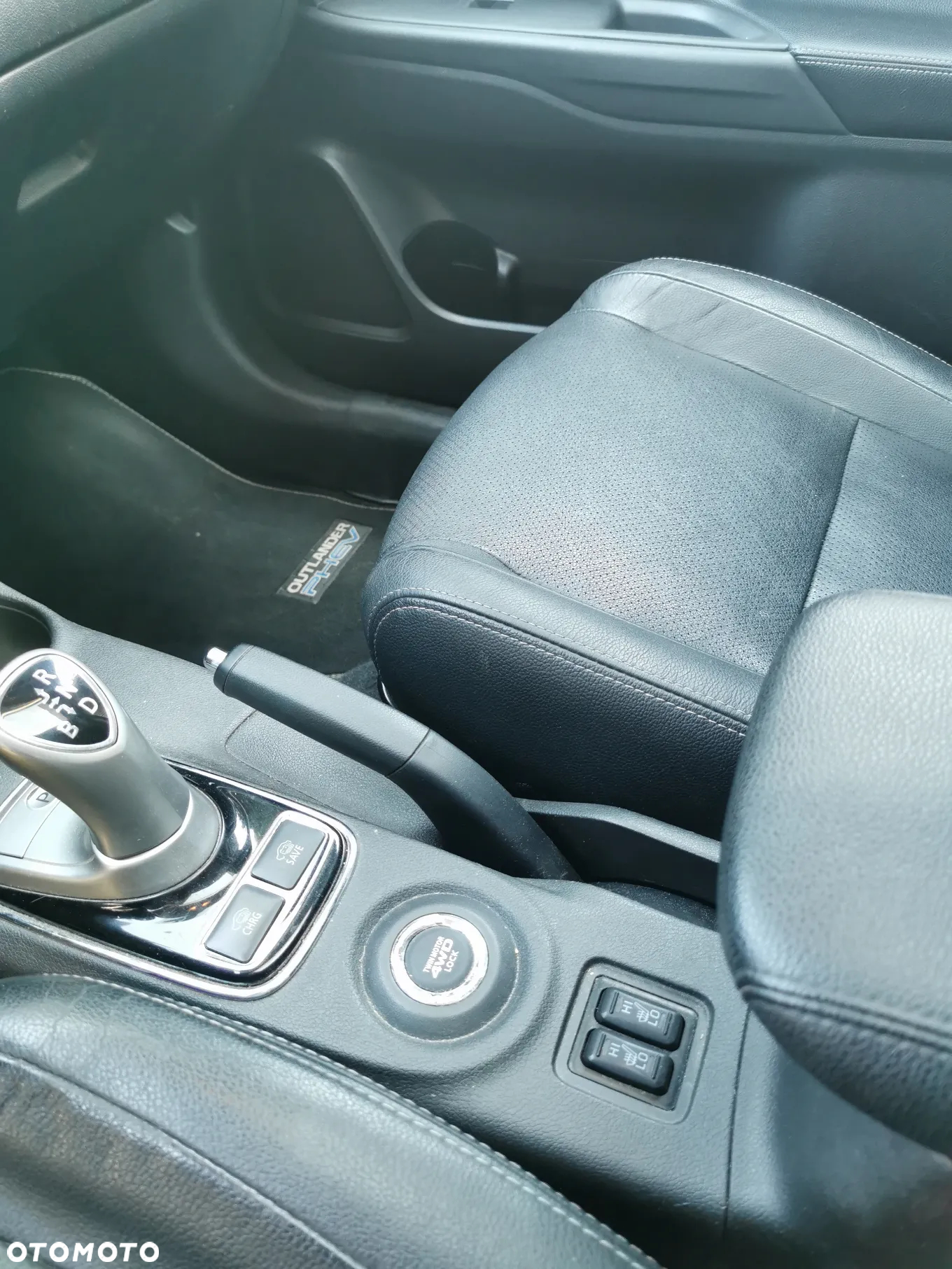 Mitsubishi Outlander - 8