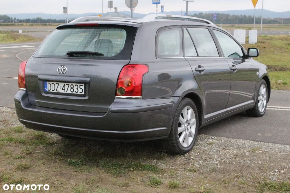 Toyota Avensis 2.0 D-4D Combi - 16