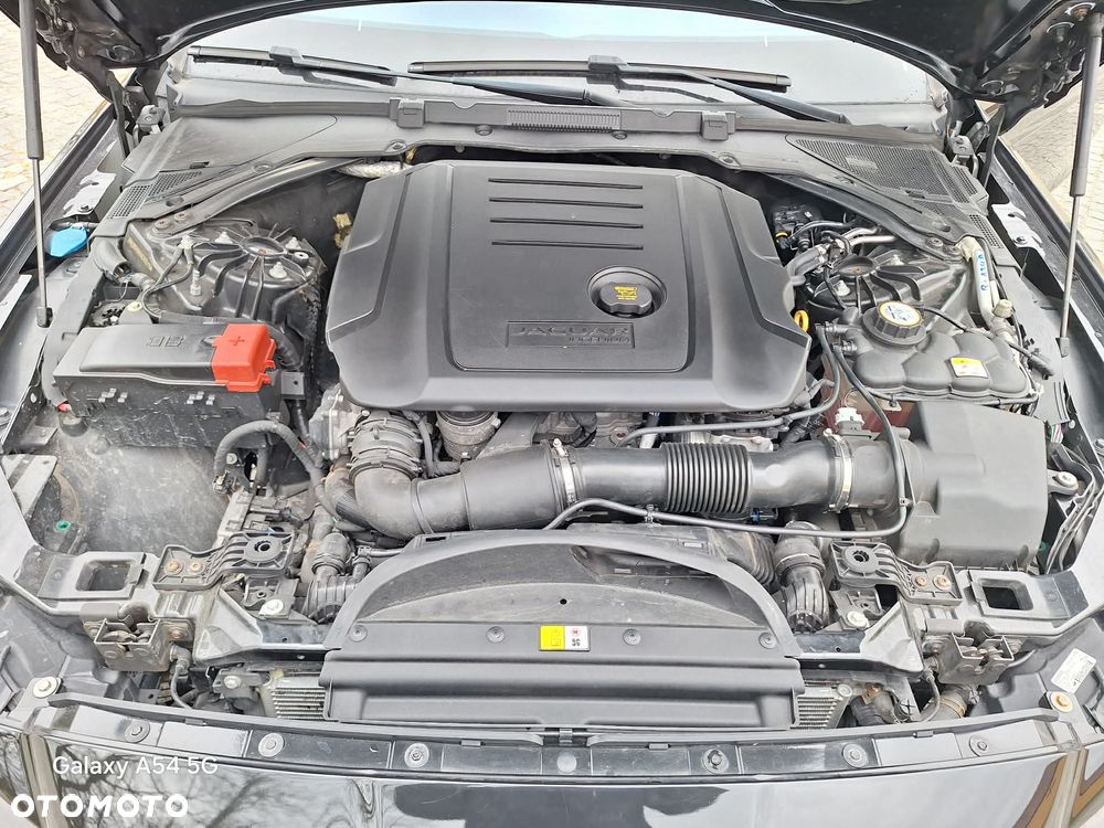 Jaguar XF 20d Prestige - 14