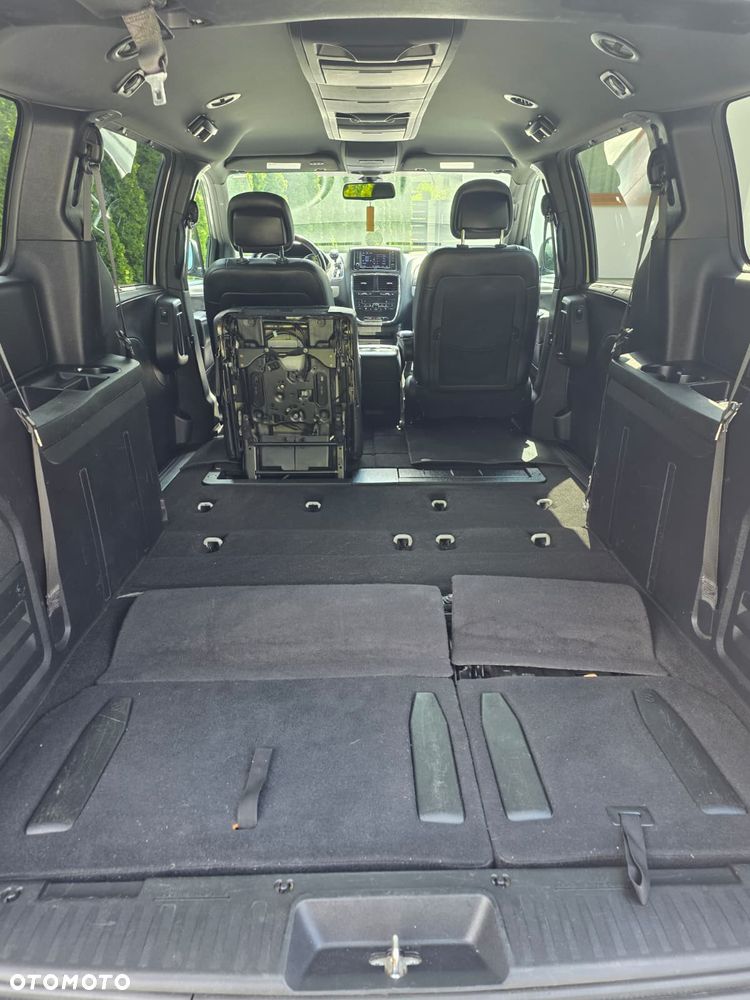 Dodge Grand Caravan - 7