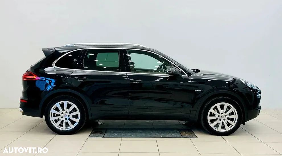 Porsche Cayenne 3.0 L - 7