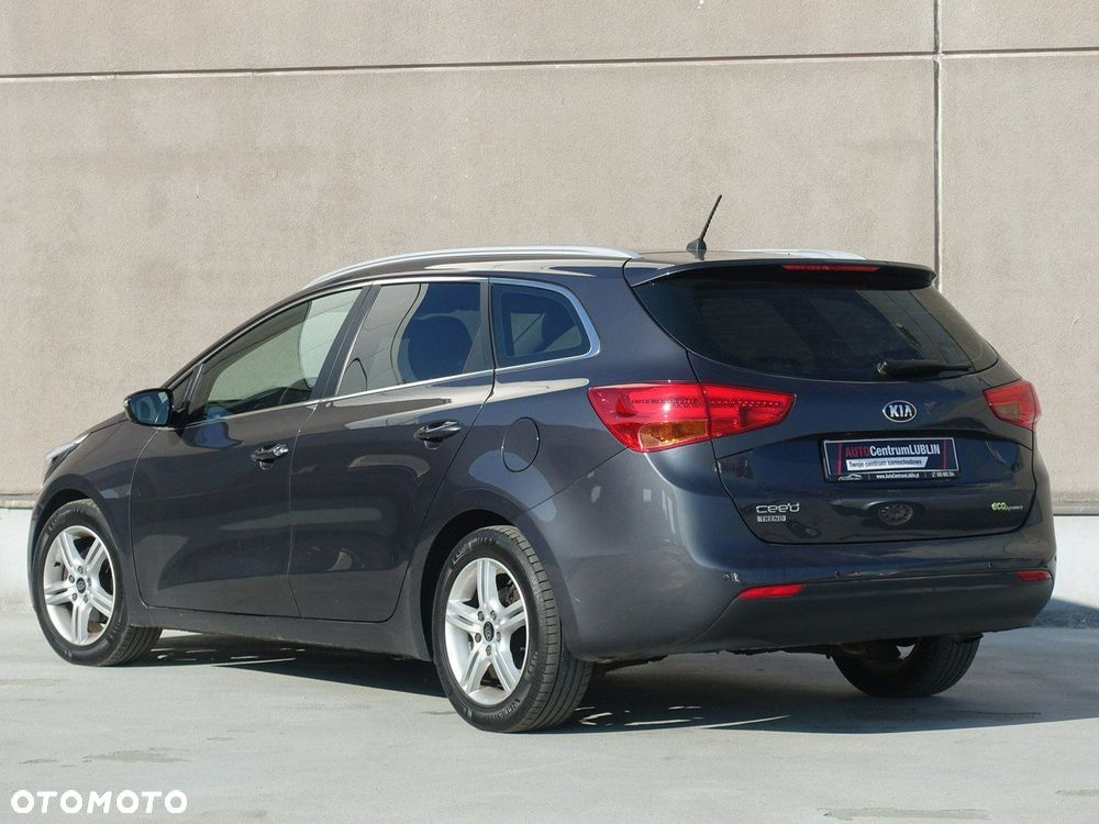 Kia Ceed - 8
